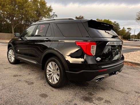 Used 2021 Ford Explorer King Ranch w/ Premium Technology Package image 5