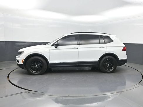 Used 2020 Volkswagen Tiguan SE FWD image 3