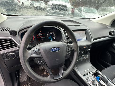 Used 2020 Ford Edge SE image 24