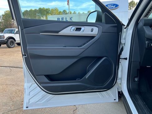 New 2026 Ford Explorer Active w/ Active Comfort Package image 12