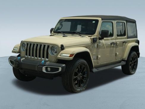 Used 2022 Jeep Wrangler Unlimited Sahara AWD/4WD image 3