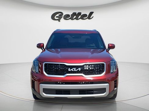 Used 2023 Kia Telluride EX w/ EX Captain's Chair Package FWD image 2