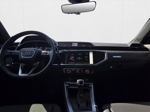 New 2025 Audi Q3 2.0T Premium image 19