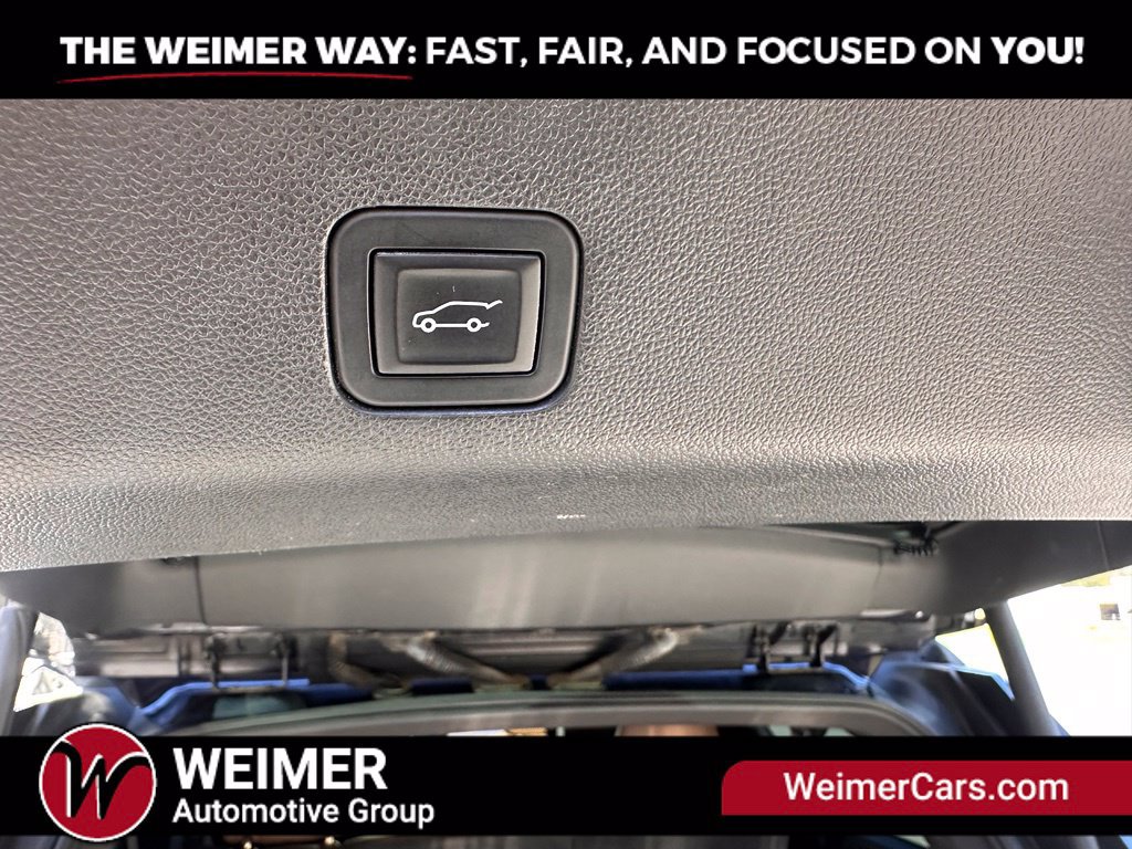 Used 2025 Chevrolet Suburban High Country AWD/4WD image 30