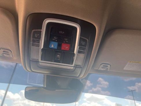 Used 2025 RAM 1500 Laramie image 10