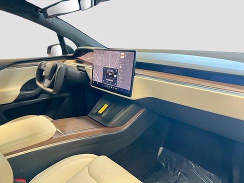 Used 2022 Tesla Model X AWD/4WD image 29
