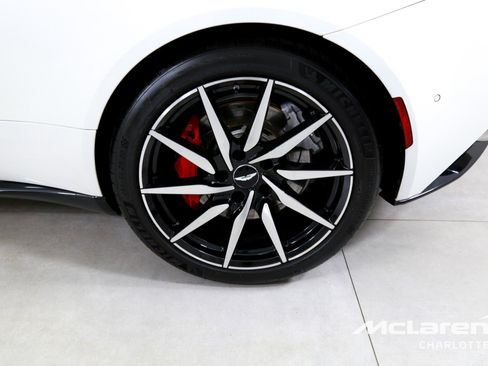 Used 2020 Aston Martin DB11 Volante RWD image 31