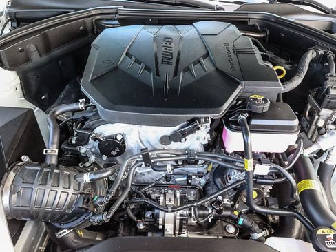Used 2025 Genesis G70 2.5T RWD image 12