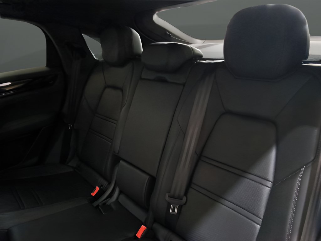 Used 2023 Porsche Cayenne Coupe AWD/4WD image 16