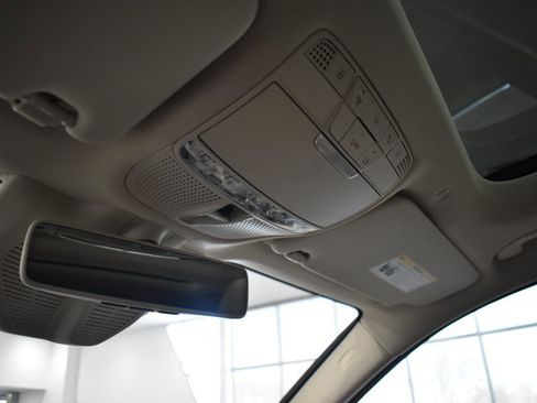 Used 2020 Mercedes-Benz GLC 300 4MATIC image 25