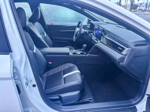 New 2026 Toyota Camry Hybrid FWD image 19