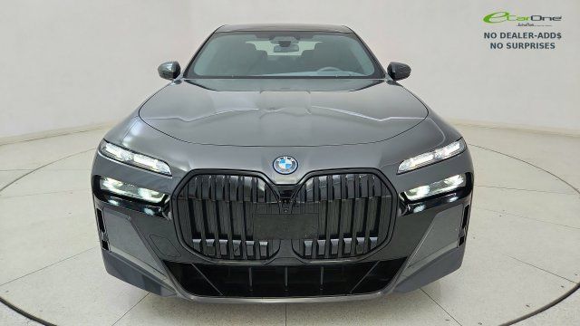 Used 2023 BMW i7 xDrive60 AWD/4WD image 13
