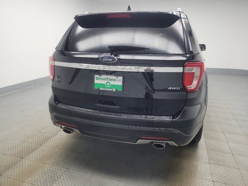 Used 2018 Ford Explorer XLT AWD/4WD image 7