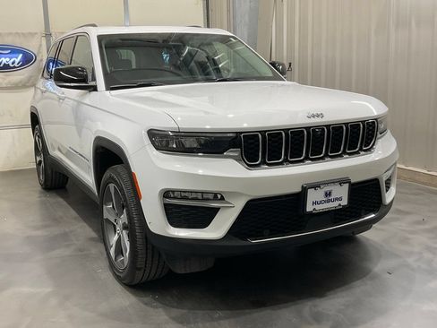 Used 2024 Jeep Grand Cherokee Limited 4xe w/ Luxury Tech Group II AWD/4WD image 2