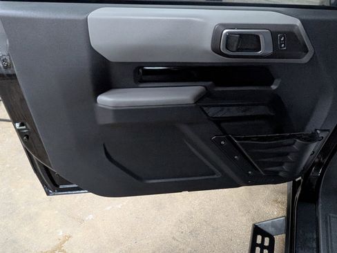 Used 2023 Ford Bronco 2-Door image 5