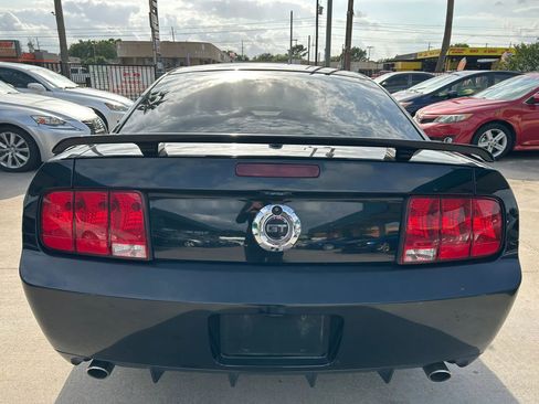 Used 2007 Ford Mustang GT RWD image 4