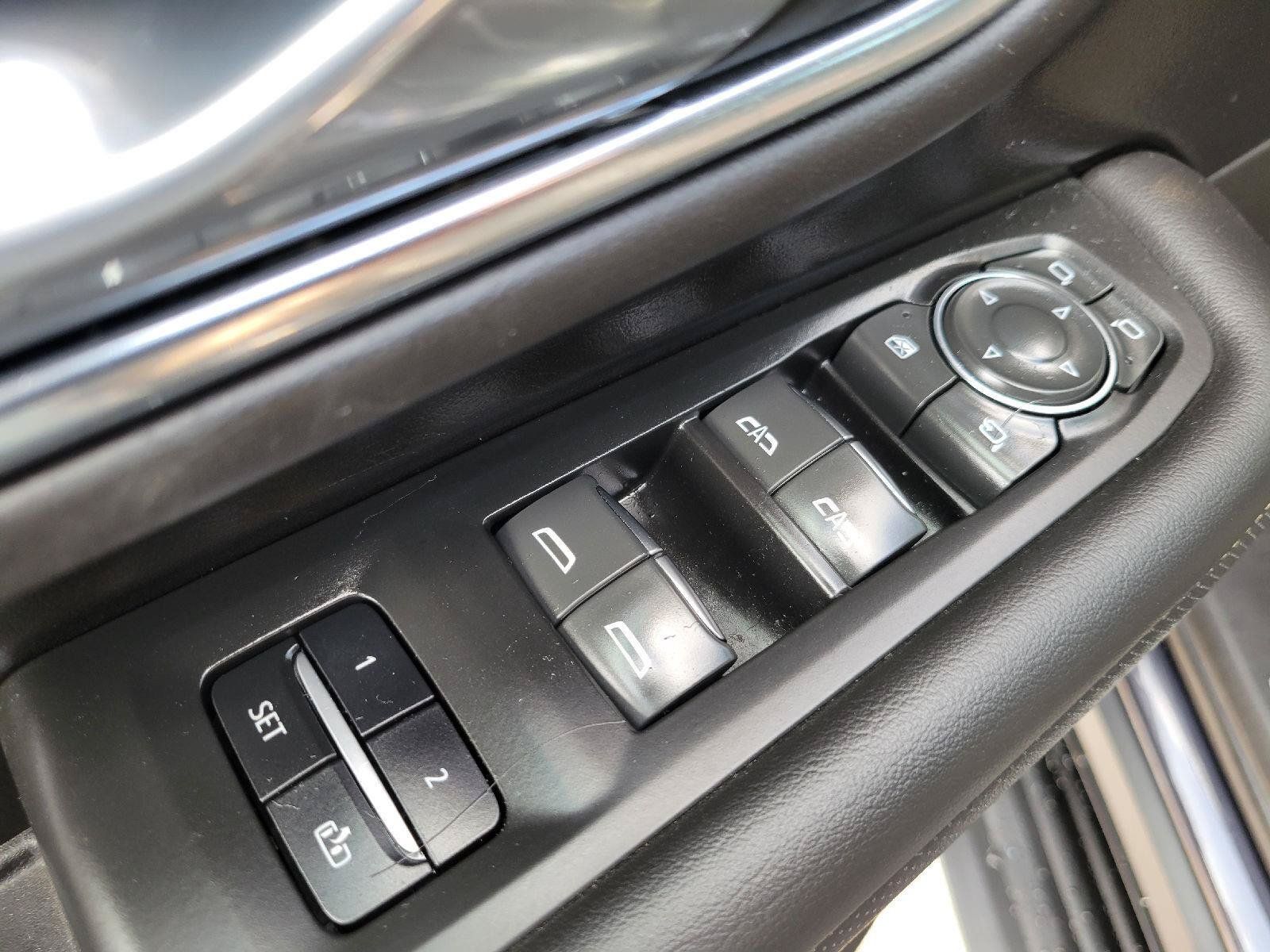 Used 2023 Chevrolet Tahoe Premier AWD/4WD image 9