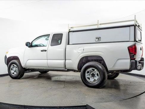 Used 2022 Toyota Tacoma SR image 6