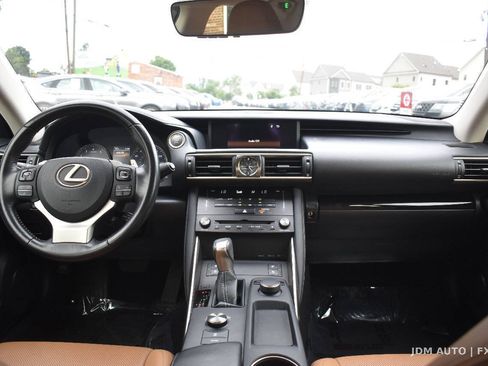 Used 2018 Lexus IS 300 AWD w/ Comfort Package image 17