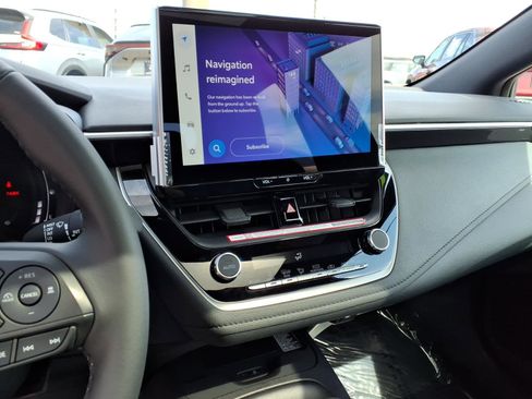 Certified 2025 Toyota Corolla SE w/ SE Premium Package image 9