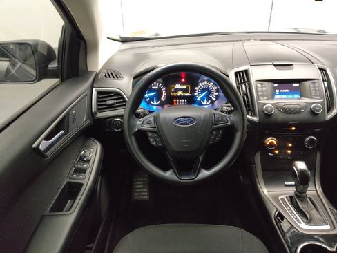 Used 2018 Ford Edge SE FWD image 22