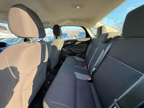 Used 2013 Ford Focus SE w/ SE Winter Pkg image 32