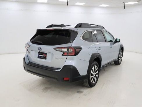 Used 2023 Subaru Outback Premium image 3