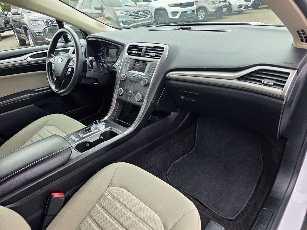 Used 2020 Ford Fusion S FWD image 24
