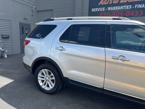 Used 2013 Ford Explorer XLT AWD/4WD image 9