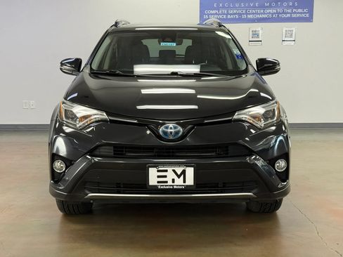 Used 2017 Toyota RAV4 Limited w/ Carpet Mat Package AWD/4WD image 3