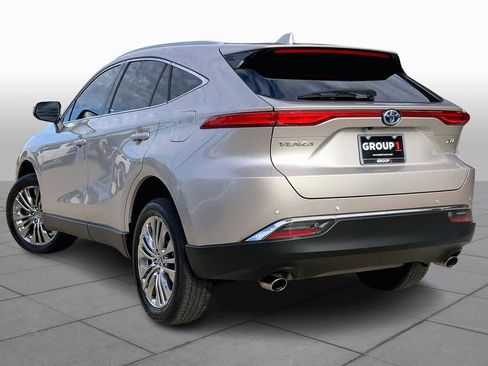 Used 2023 Toyota Venza XLE image 11