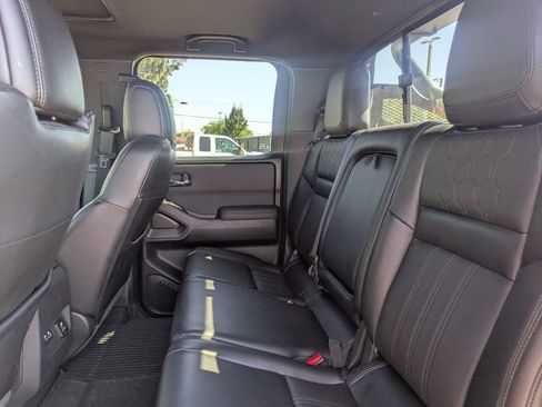 Used 2022 Nissan Frontier PRO-4X w/ Pro-4X Premium Package AWD/4WD image 14