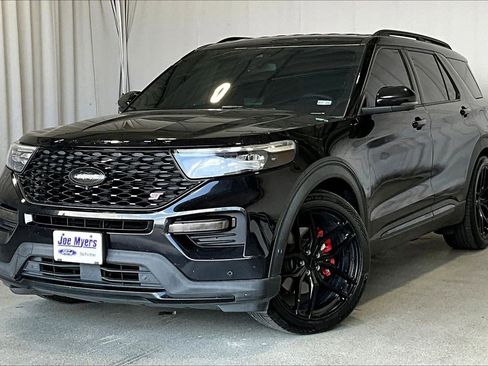 Used 2022 Ford Explorer ST w/ Equipment Group 401A image 2