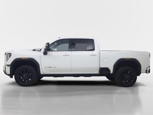 Used 2024 GMC Sierra 2500 AT4 w/ AT4 Premium Plus Package AWD/4WD image 4