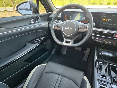 Used 2025 Kia K5 GT-Line w/ GT-Line Premium Package FWD image 9