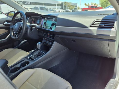 Used 2021 Volkswagen Jetta SE FWD image 11