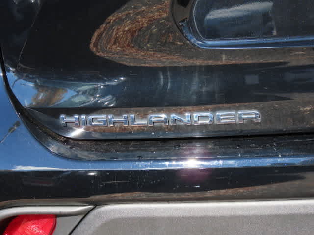 Used 2024 Toyota Highlander XLE AWD/4WD image 7