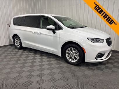 Certified 2023 Chrysler Pacifica Touring-L