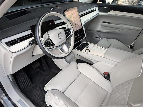 Used 2025 Volvo EX90 Ultra AWD/4WD image 2