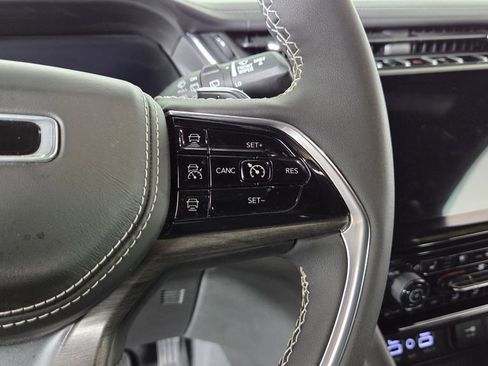 Used 2023 Jeep Grand Cherokee Overland w/ Luxury Tech Group IV image 18