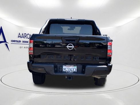 Used 2023 Nissan Frontier SV w/ Midnight Edition Package RWD image 5