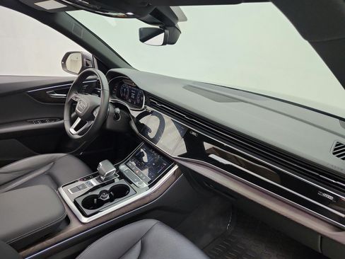 Used 2020 Audi Q8 Premium Plus w/ Premium Plus Package AWD/4WD image 19
