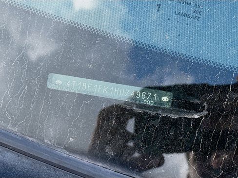 Used 2017 Toyota Camry SE image 34