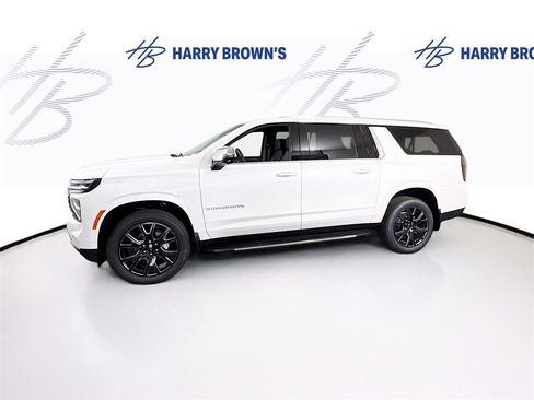 New 2025 Chevrolet Suburban Premier image 32