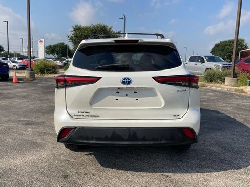 Used 2020 Toyota Highlander XLE AWD/4WD image 6