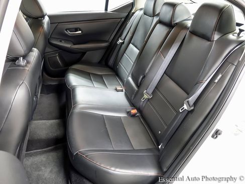 Used 2024 Nissan Sentra SR w/ SR Premium Package image 11