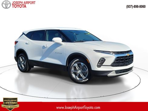 Used 2025 Chevrolet Blazer LT AWD/4WD image 1