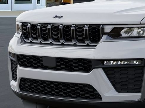 New 2026 Jeep Grand Cherokee Limited w/ Limited Altitude Package AWD/4WD image 11