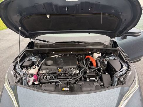Used 2024 Toyota Venza XLE AWD/4WD image 24