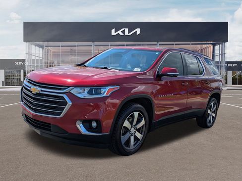 Used 2019 Chevrolet Traverse LT w/ LT Premium Package FWD image 6